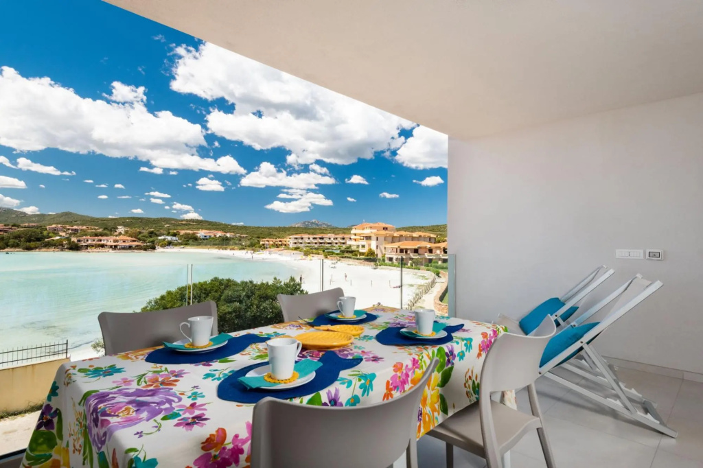Large room of 40ms with a double bed, an armchair-bed, kitchenette, a bathroom and a private parking-AIRONI 8 MONO