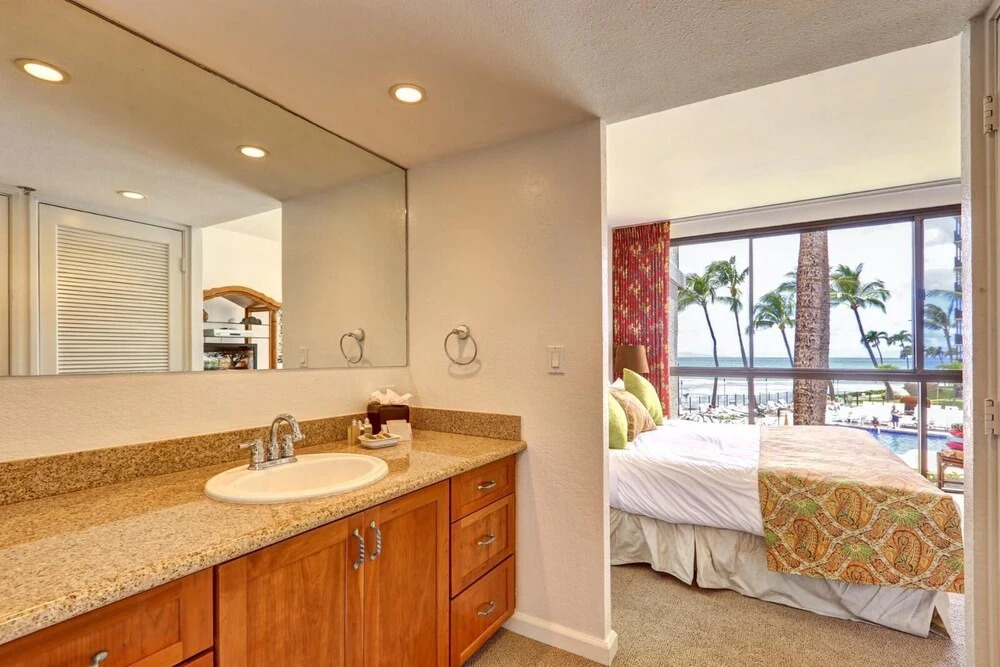 K B M Resorts- Ks-258 Ocean-front Views, 2Bd Large Floorplan, Steps to Pools and Beach!