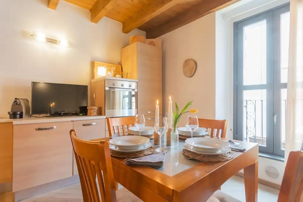 Luini 7 in Como With 2 Bedrooms and 1 Bathrooms