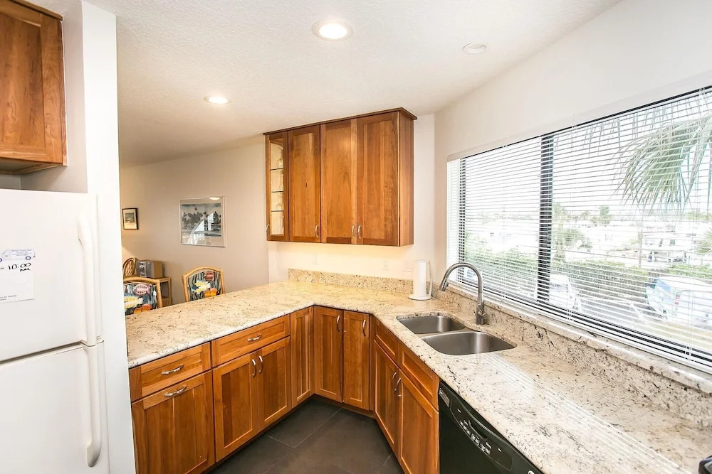 Hibiscus C202 [2/2] Free Activities! & Oceanview Wifi 3 Pools