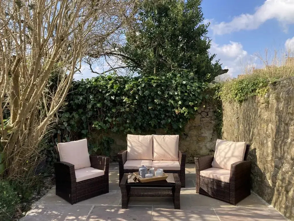 Host & Stay - Green Willow