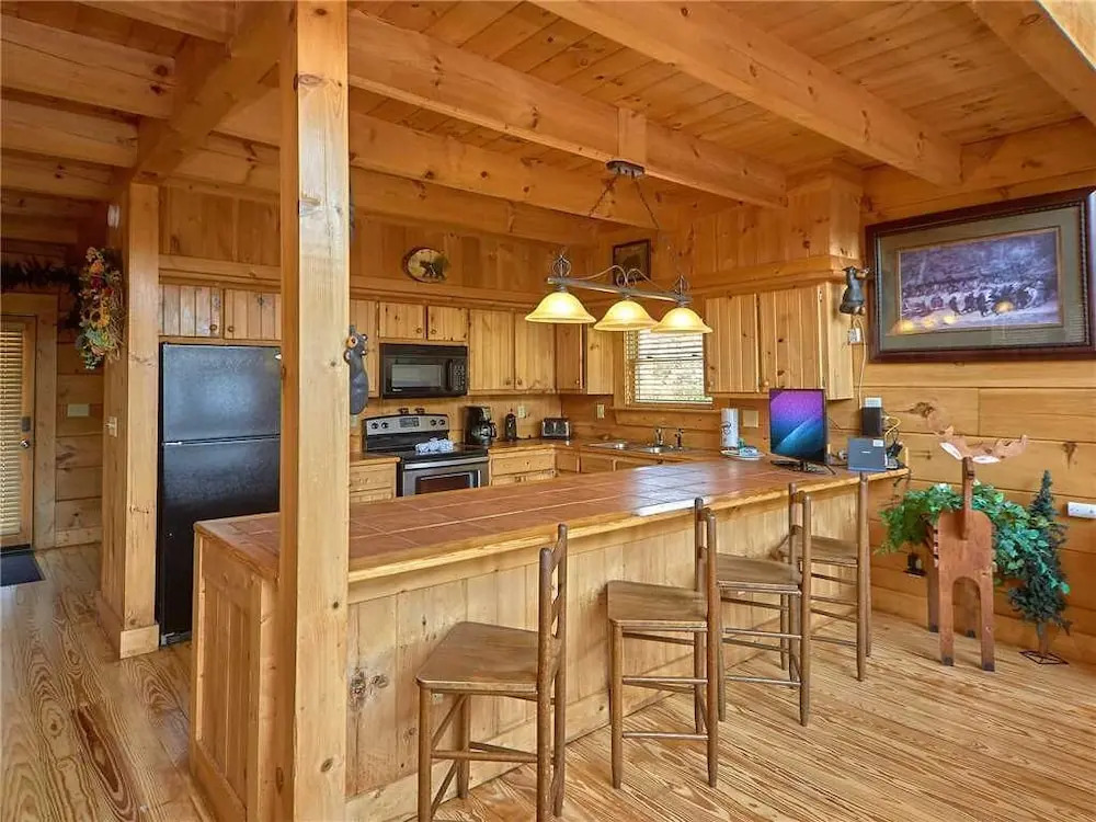 Bear Pause II - Three Bedroom Cabin