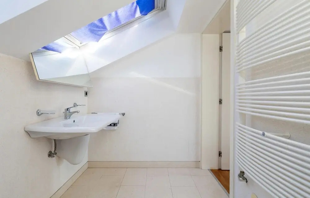 5 Bedroom Awesome Home In Pag