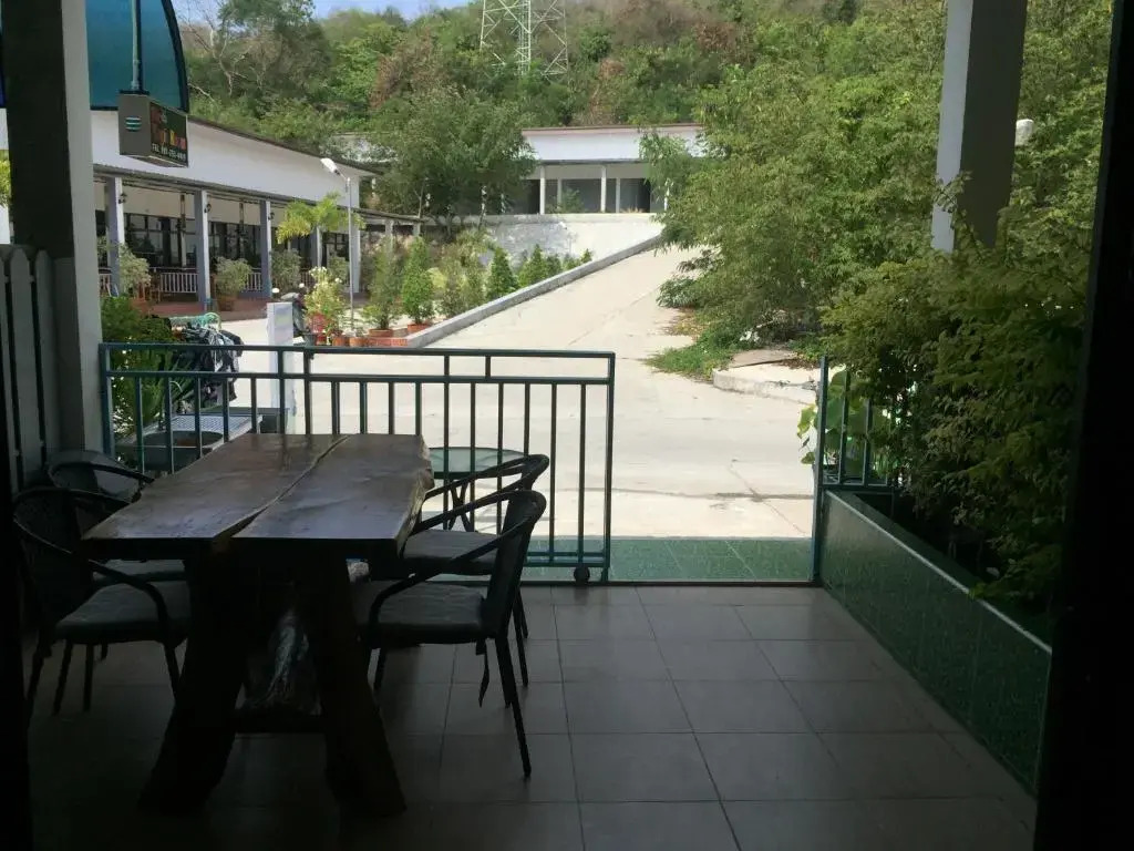 Baan AomSub