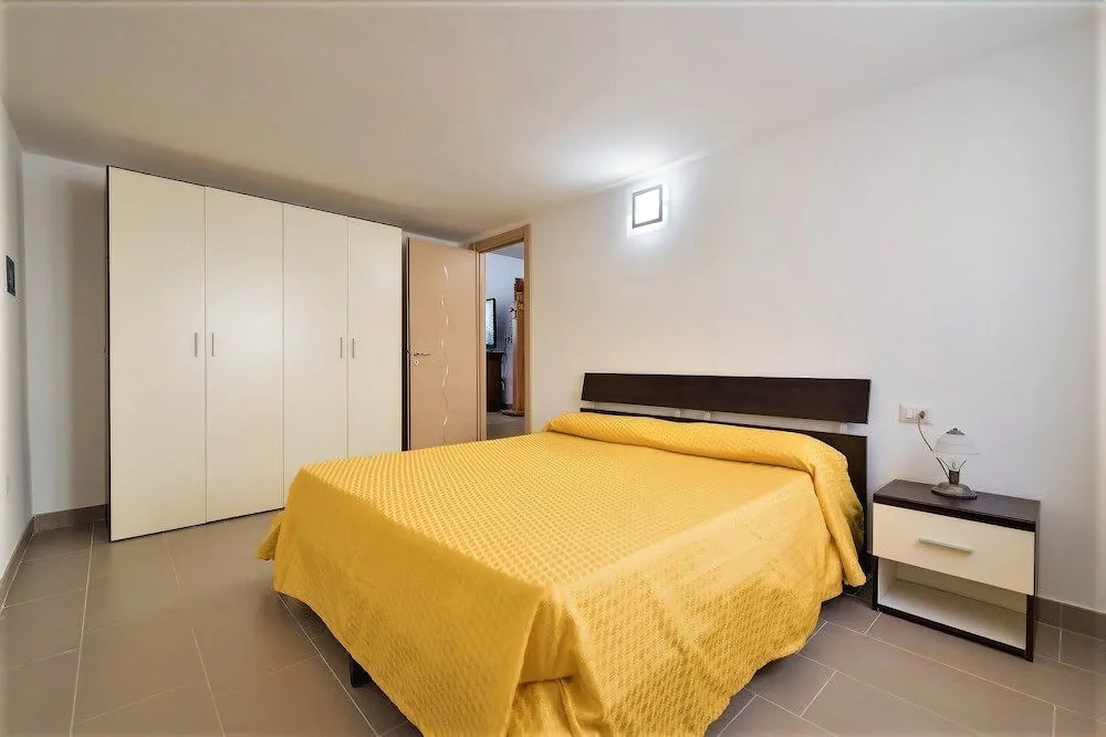 Residence Blue Pearl