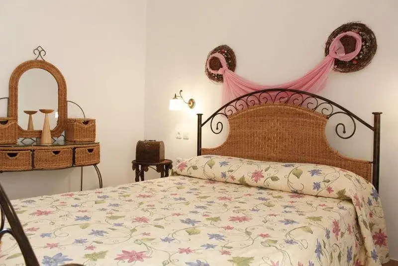 Mirabeli Apartments & Suites