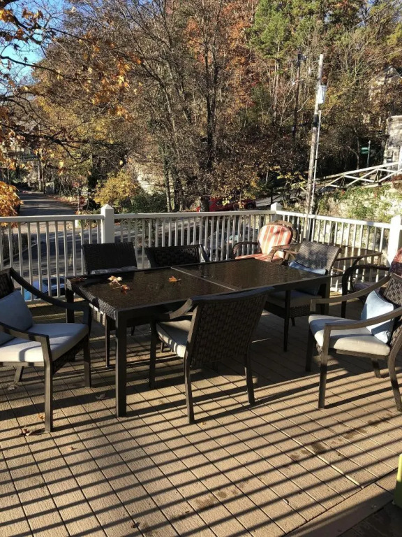All Seasons Inn
