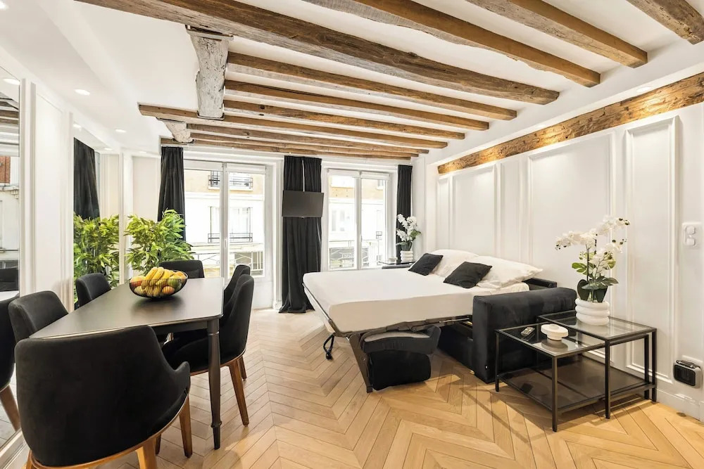 2bdr/5p Apartment au Centre de Paris in Downtown Paris
