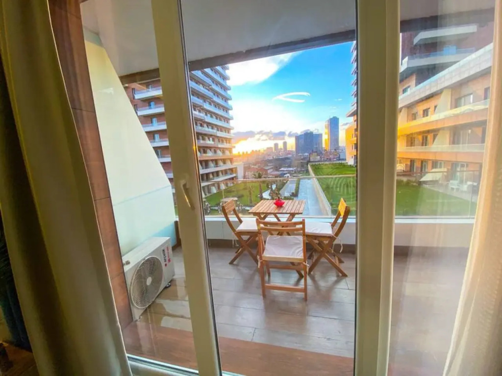 Modern 1+1 Apartment (with terrace) - Core Living