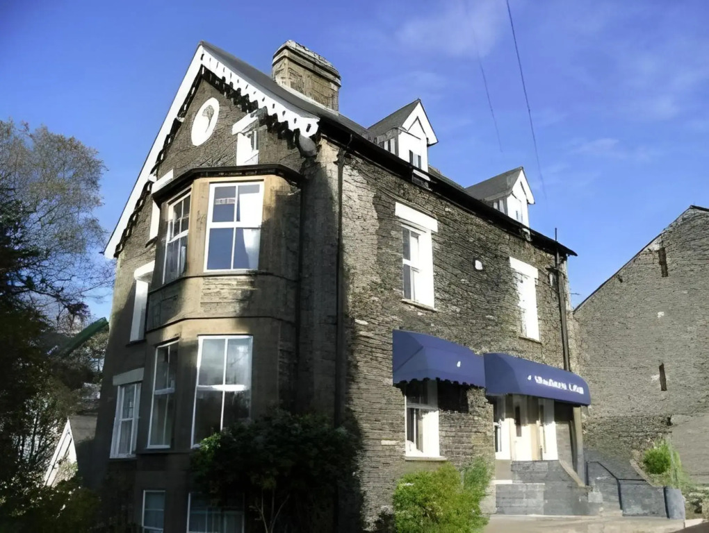 Wheatlands Lodge - Bed & Breakfast