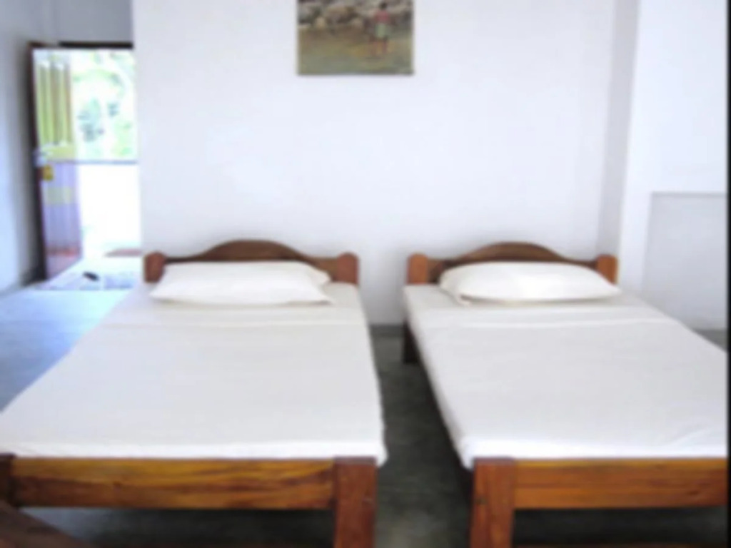 Hotel Lean @ 83