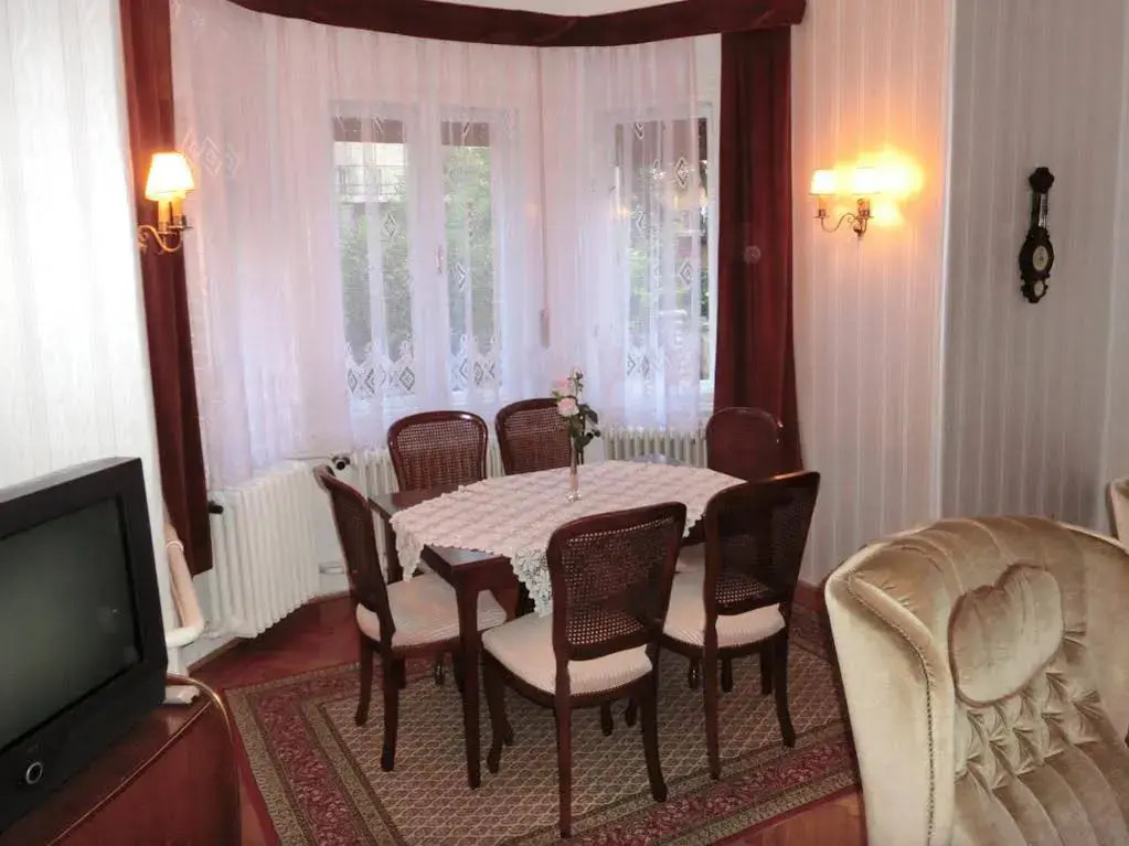 Ferienhaus mit Garten & Parkplatz, für Paare, Familien und Hunde