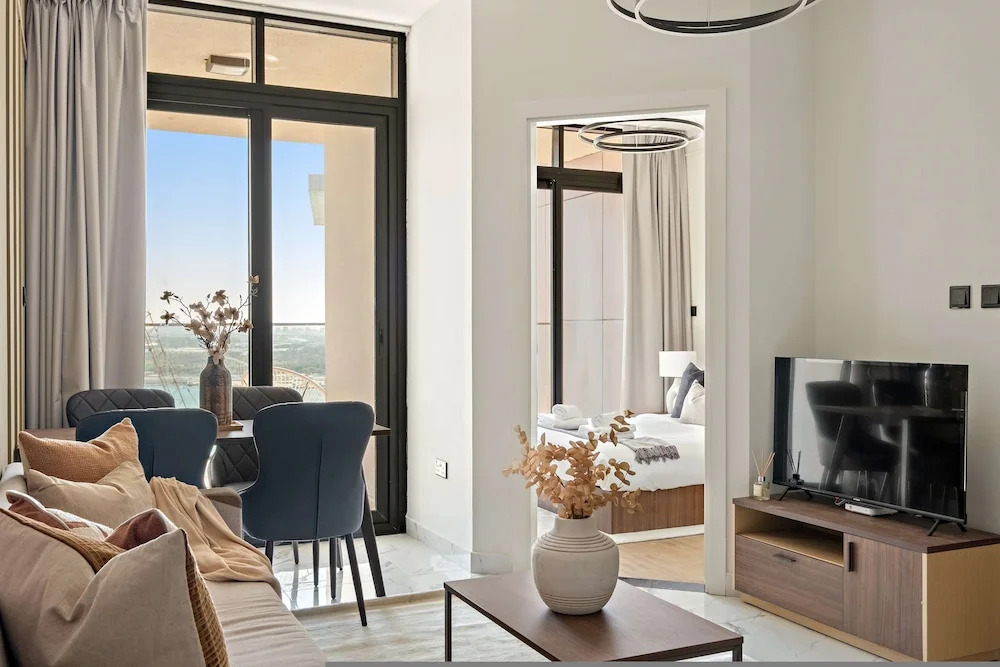 Silkhaus 1BR Holiday-business Stay in Maryah Vista
