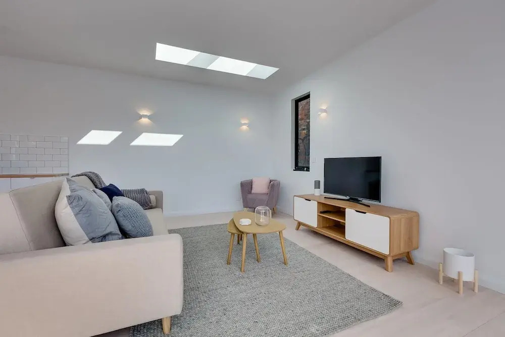 White Room Apartments