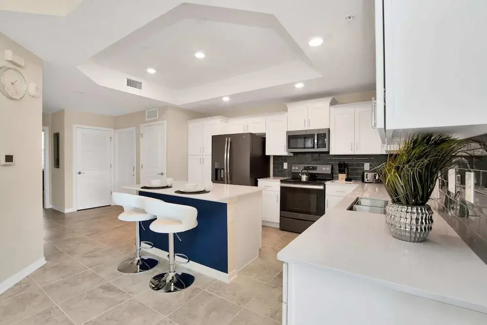 Posh and Spacious 3BD Condo With Patio, Pond View and Close to Disney! #3sl108