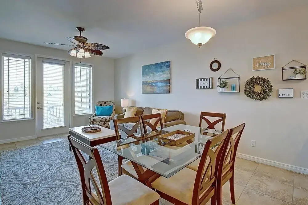 Anchor's Away 2 Bedroom Condo by Redawning