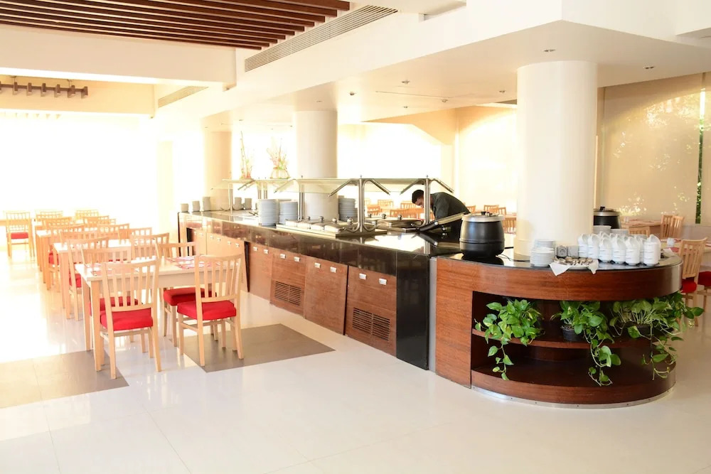 Mousa Coast Hotel & Spa