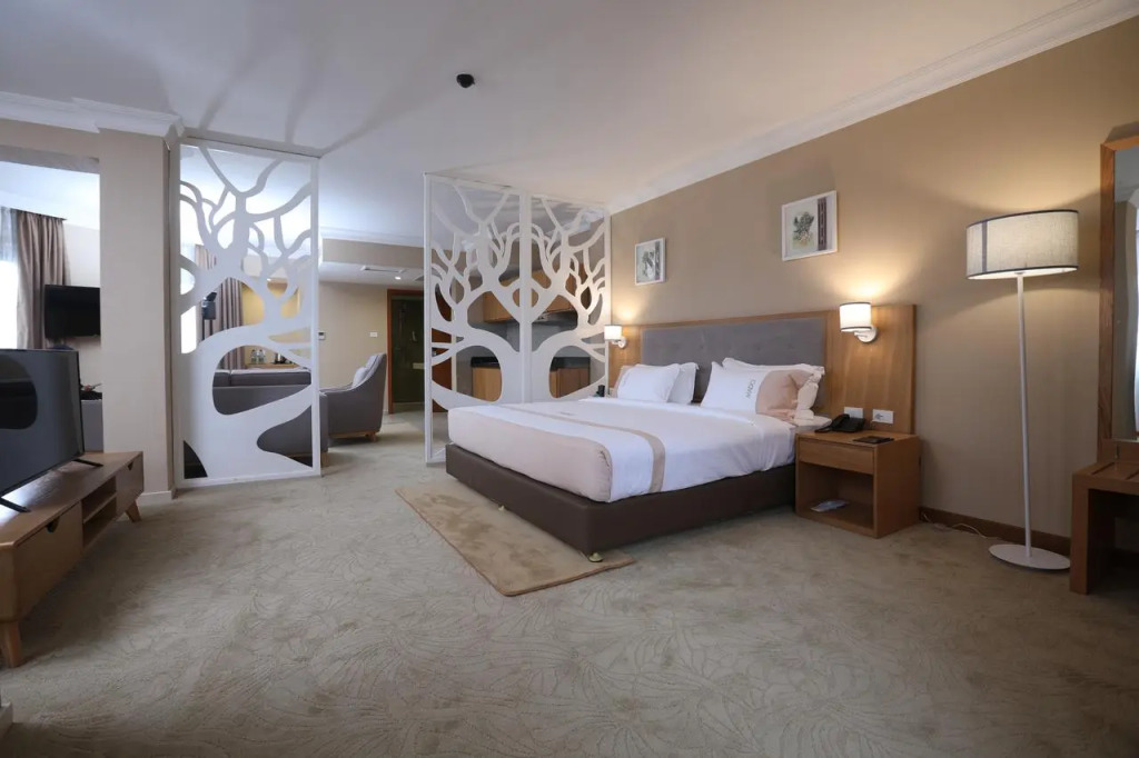 Mado Hotel