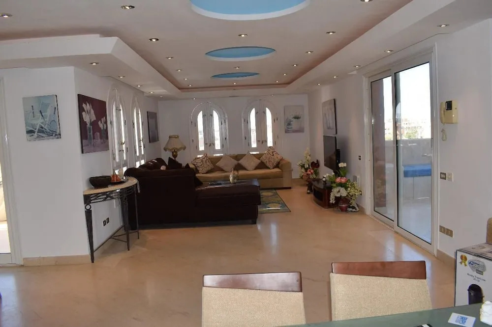 Amazing Penthouse with Sea and Roof Pool