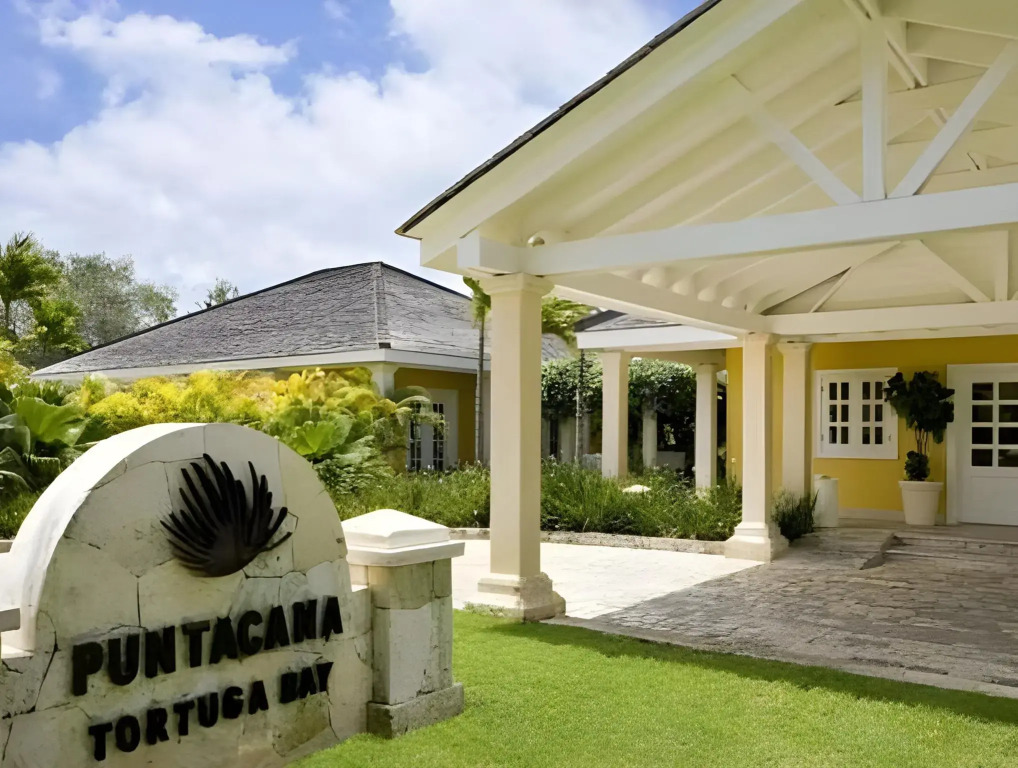 Tortuga Bay