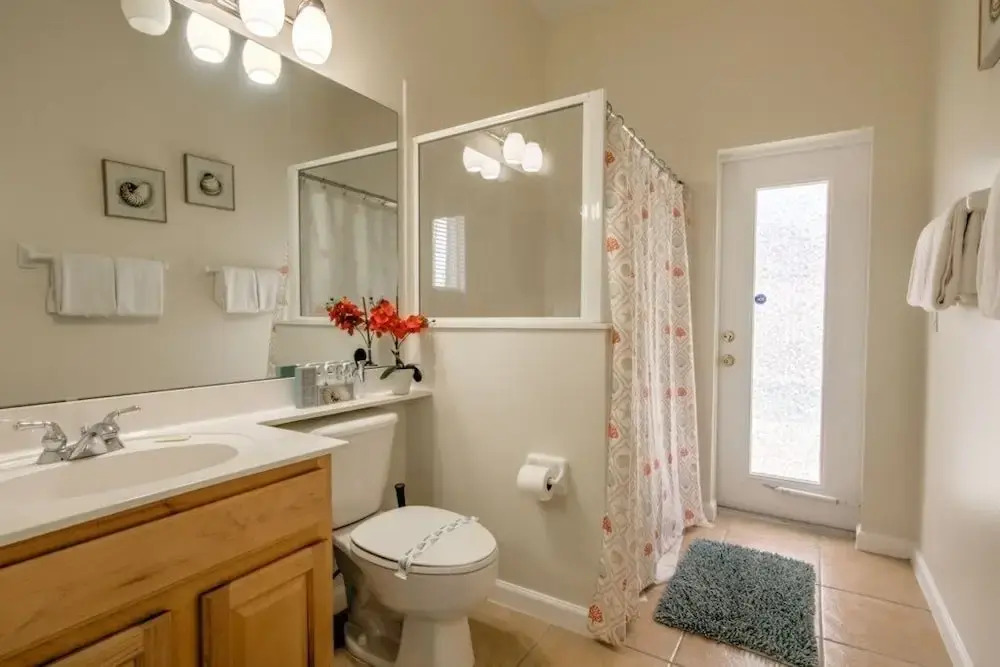 5 Star Surprise! No Rear Neighbors In Pool Area! Home