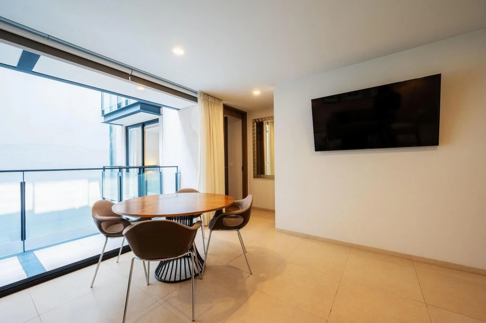 NEW Equipped Condo w GYM Roof