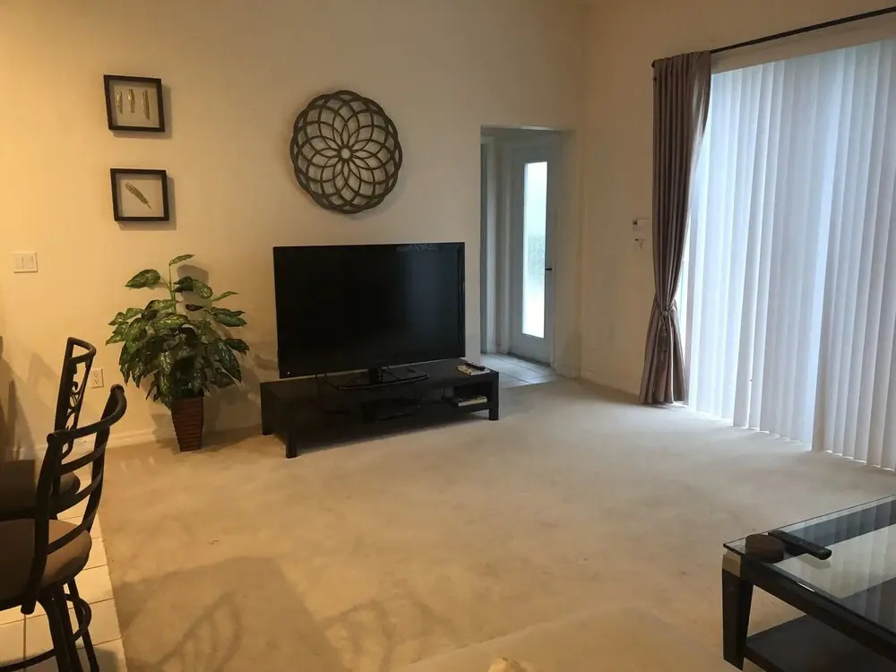 Gorgeous 5 Bed Home with Private Pool and Gamesroom in Disney Area