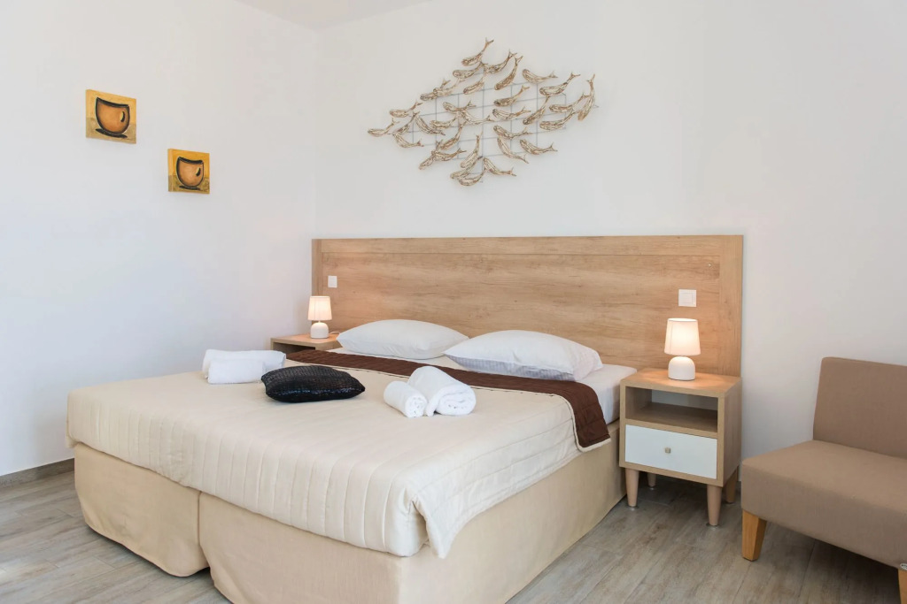 Rooms & Apartments Archontou