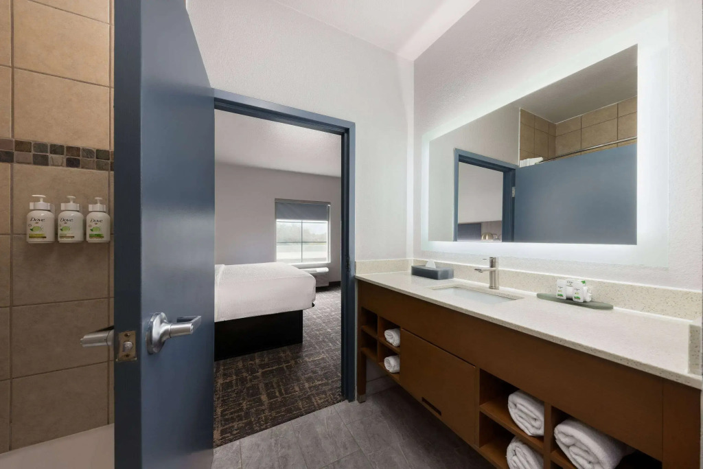La Quinta by Wyndham Ft. Worth - Forest Hill, TX