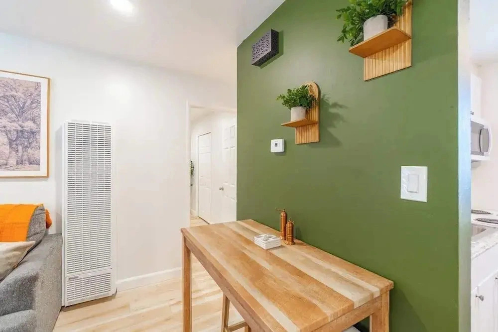 Emerald Escape - UNR & Pet Friendly