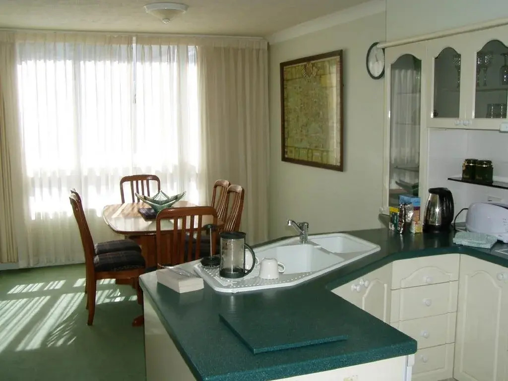 Anglesea Beachfront Court Holiday Units