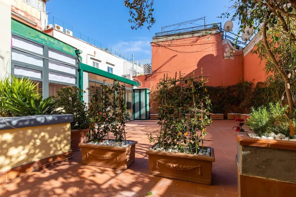 Amana in Naples With 1 Bedrooms and 1 Bathrooms
