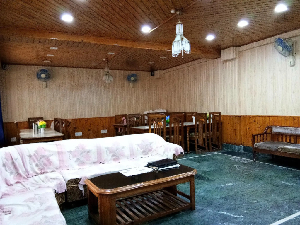 OYO 14349 Hotel HMG
