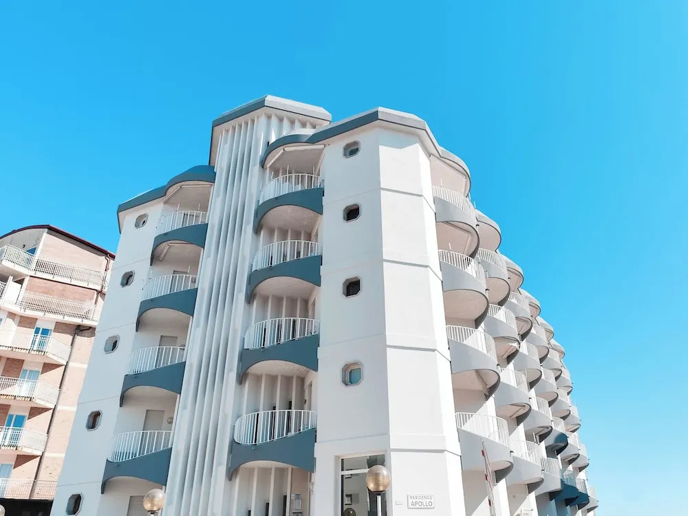 Bright Holiday Home With Balcony
