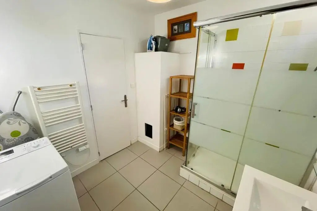 Furnished Studio in A Quiet Authentic Area Near All Amenities