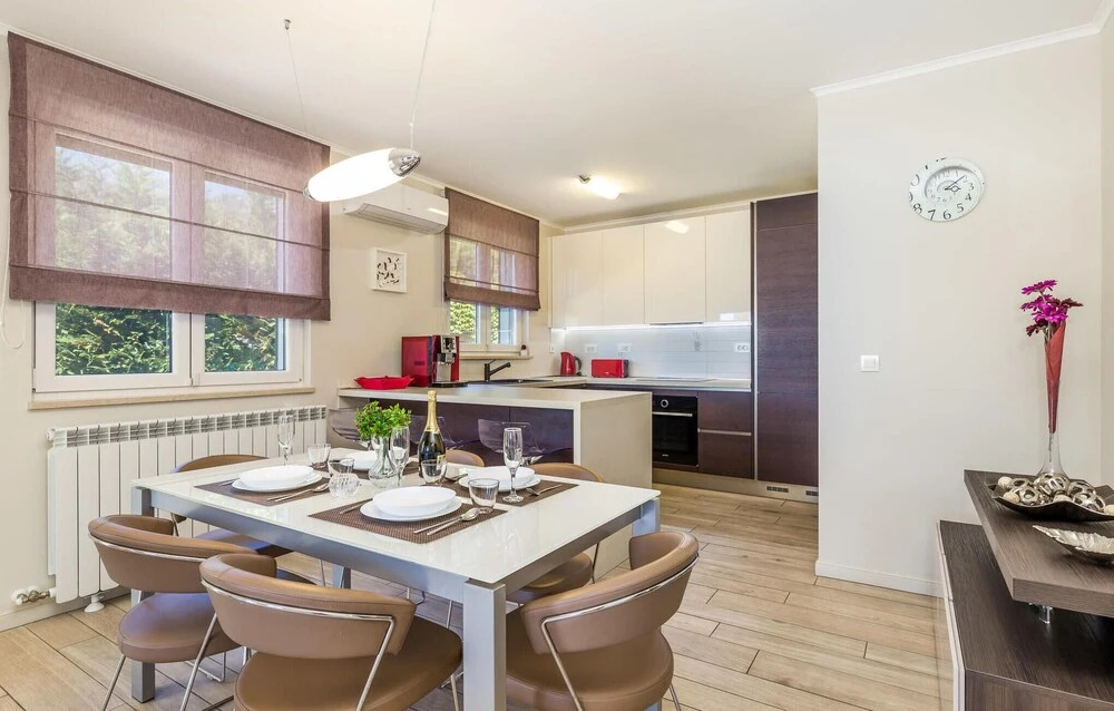Amazing Home in Icici With 5 Bedrooms, Wifi and Outdoor Swimming Pool