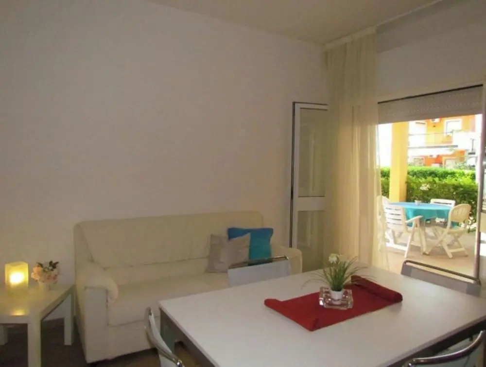 "homely Apartment With Private Garden by Beahostrentals"