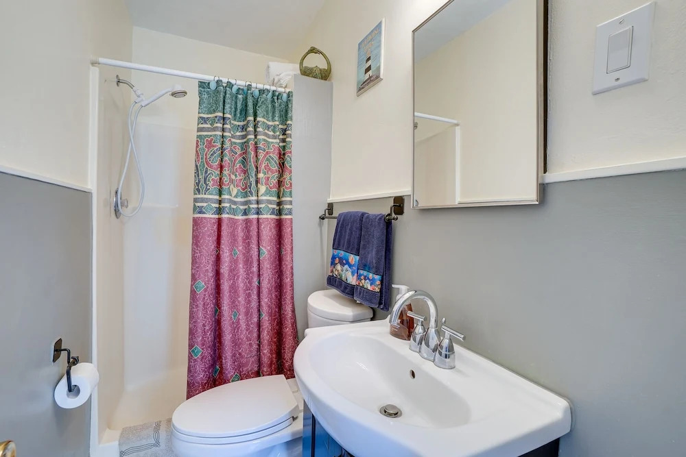 Palm Harbor Rental w/ Private Pool: 3 Mi to Beach!