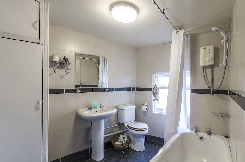 Manorbier Castle Inn Bay Room