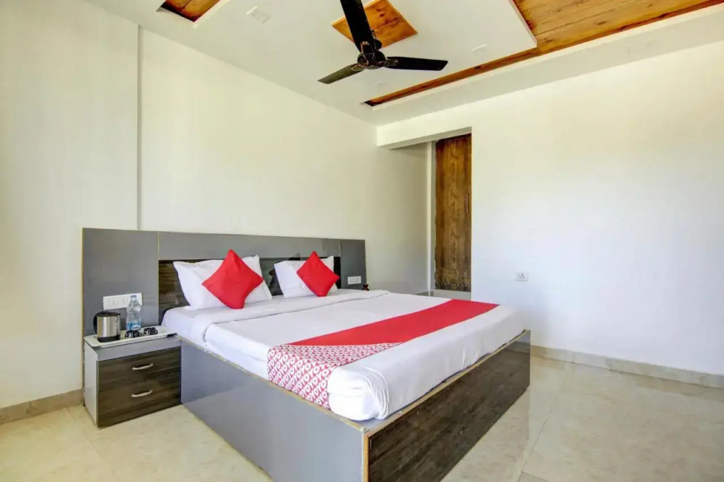OYO Flagship 80477J Hotel Mount Delight