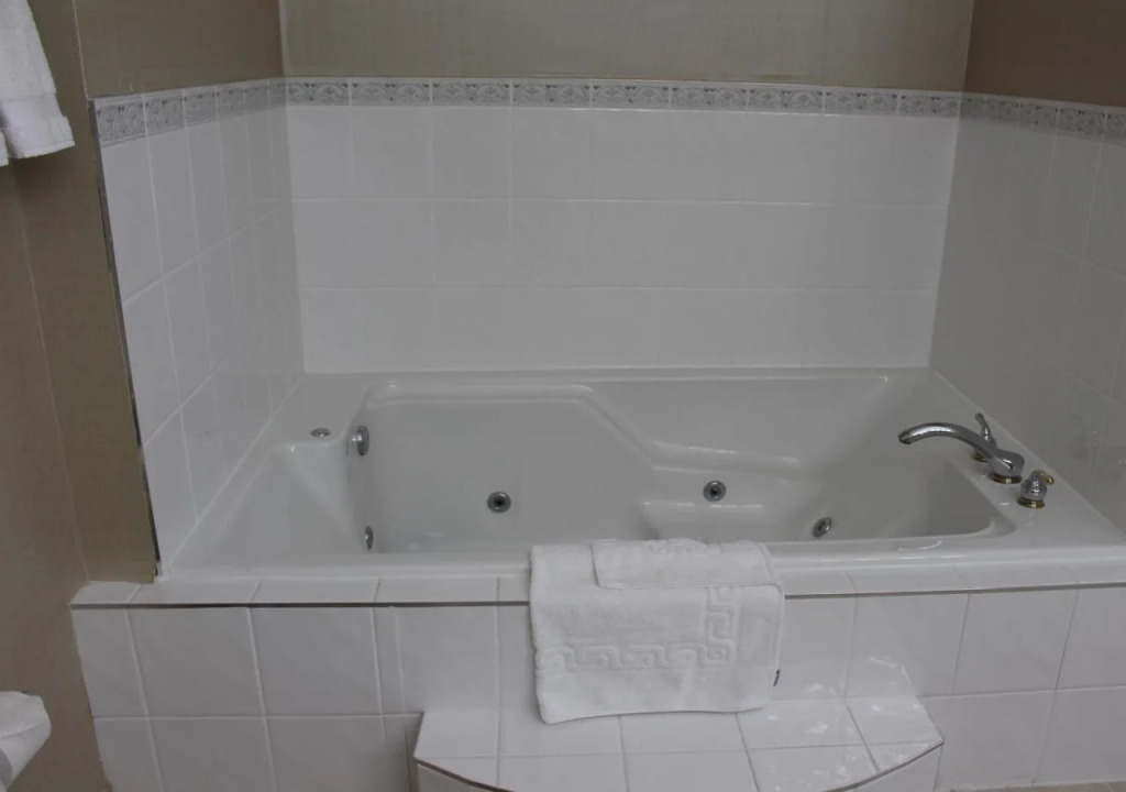 Best Western Plus Uptown Hotel