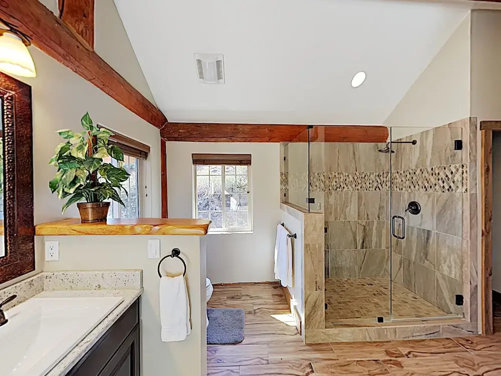 The Ponderosa: Gorgeous Custom-Built Log Home home