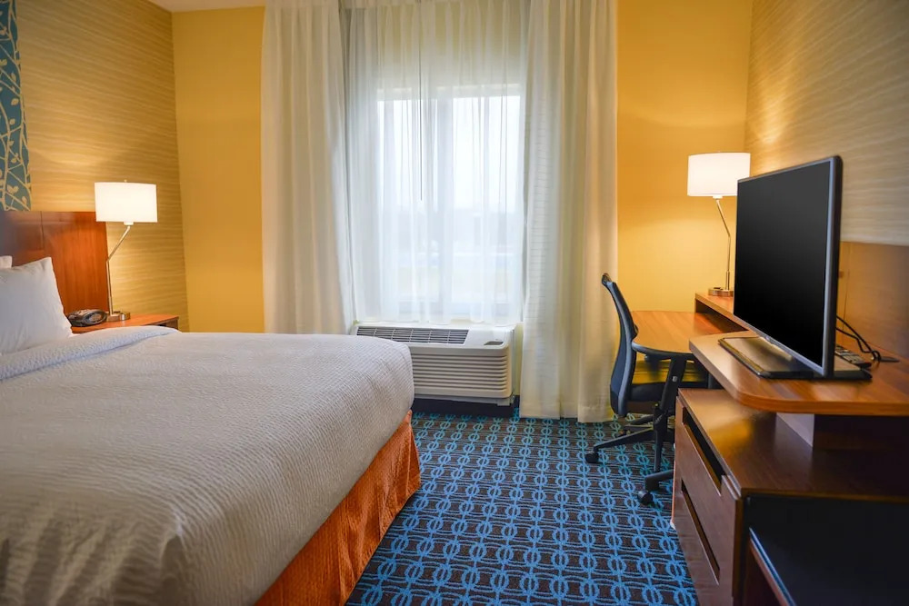 Fairfield Inn and Suites Canton South