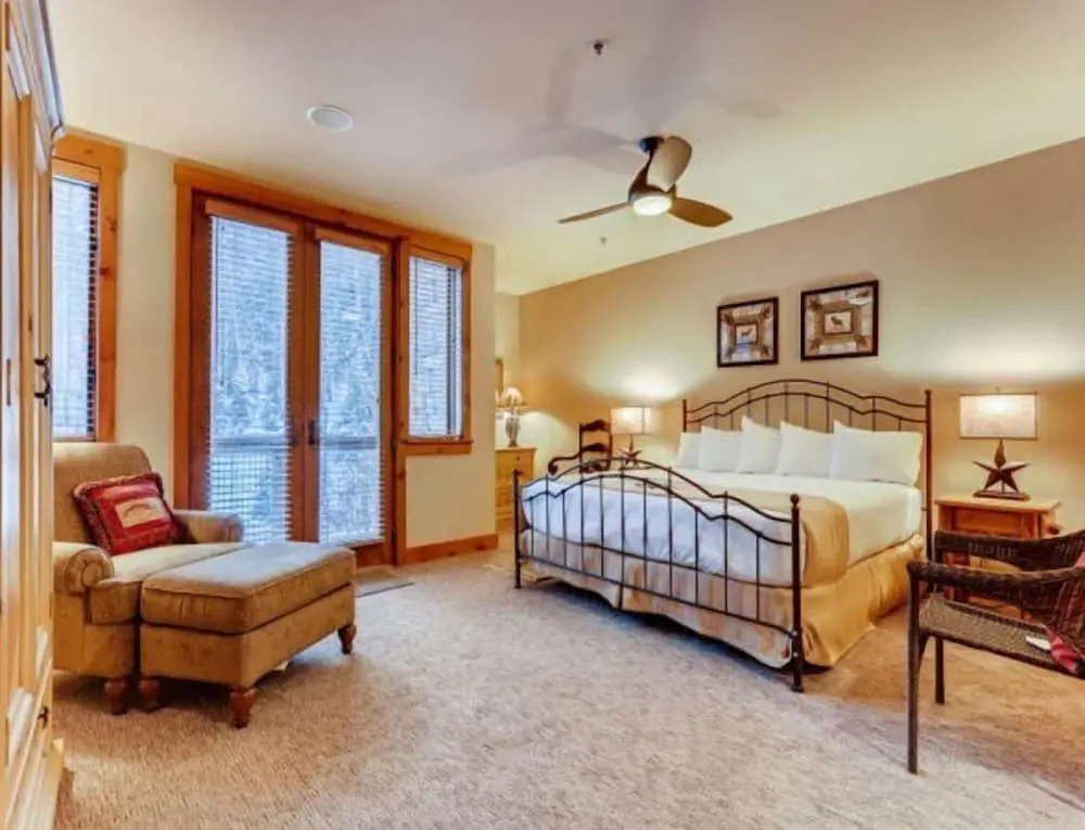 Premier 4 Bedroom Ski In, Ski Out Lone Eagle Condo With The Best Access To Skiing In Keystone