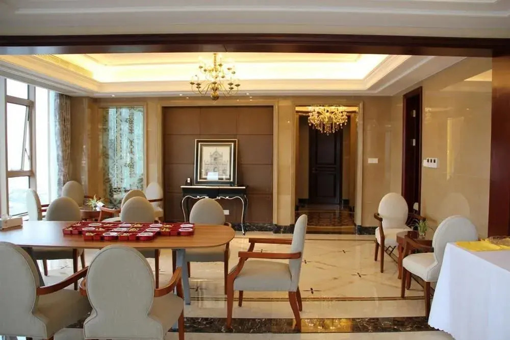 Hangzhou Lingtaoge Hotel