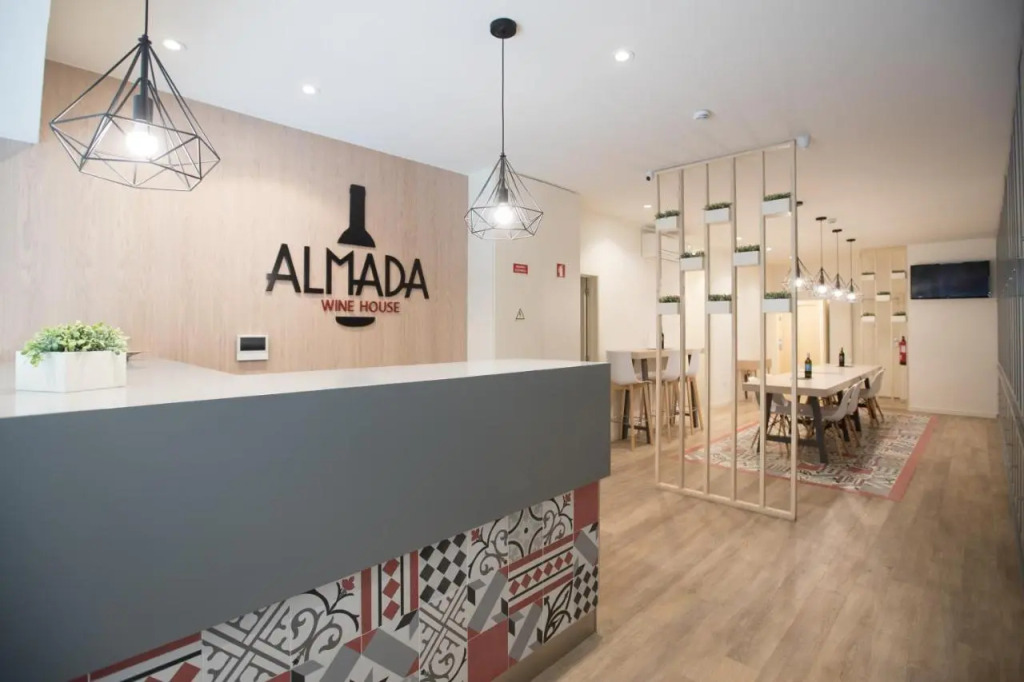 Almada Wine House - Tourism Apartments