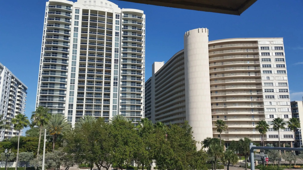Ocean Mile Hotel