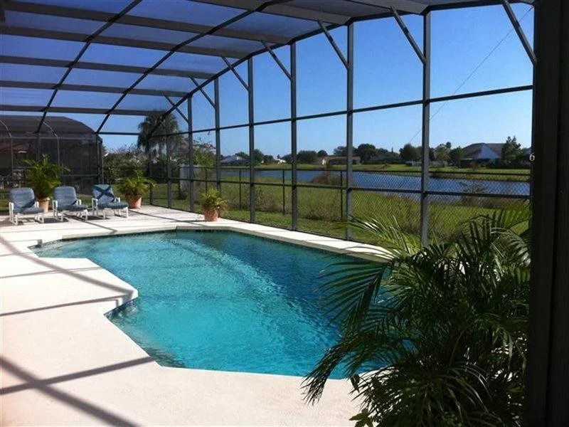 Florint Pool Homes