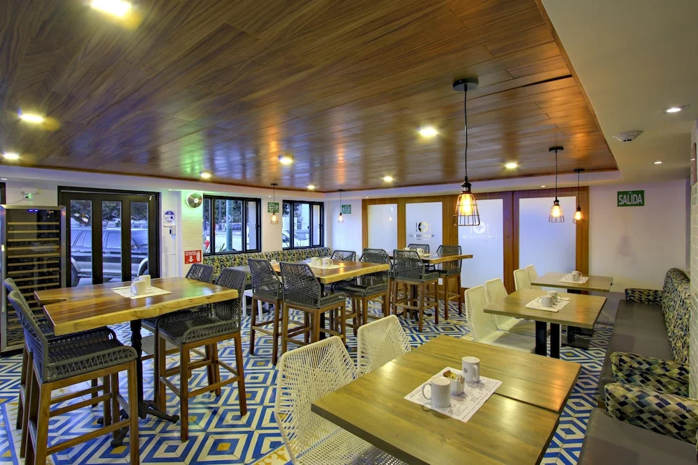 La Pinta Hotel