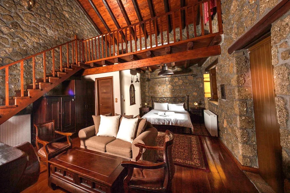 Pera Alonia Guest House